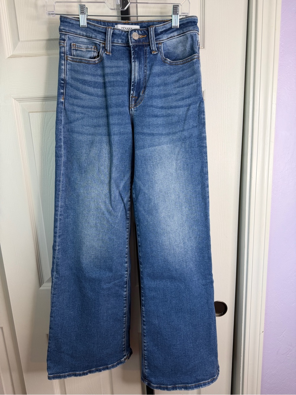 Zenana Outfitters Medium Blue Wide Leg Jeans, size 27